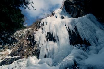 冬日絕景 河原谷的大冰柱（統稱：難所瀑布）