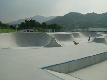 日本首家！全球公共滑板公園“LIVE·SKATES古賀”…